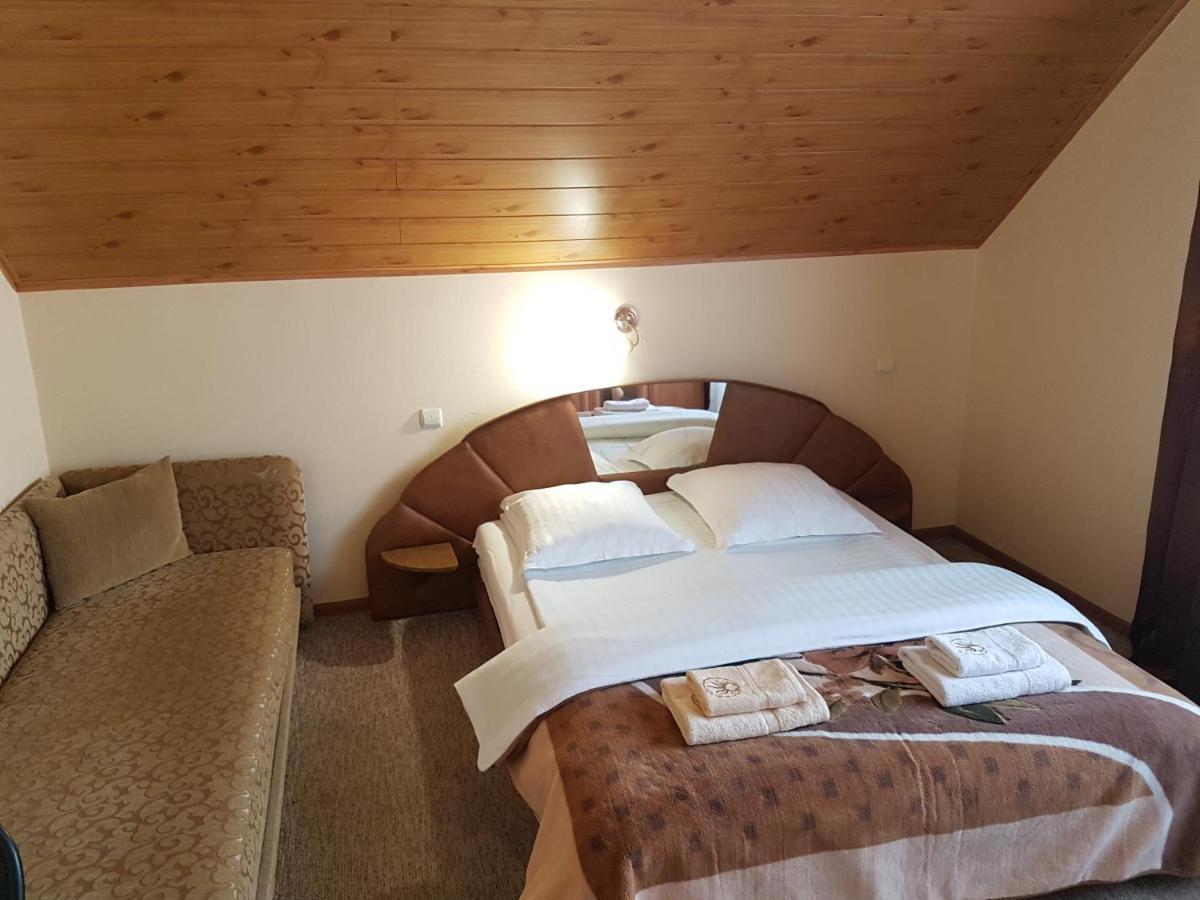 Hotel U Neli Solochyn Esterno foto
