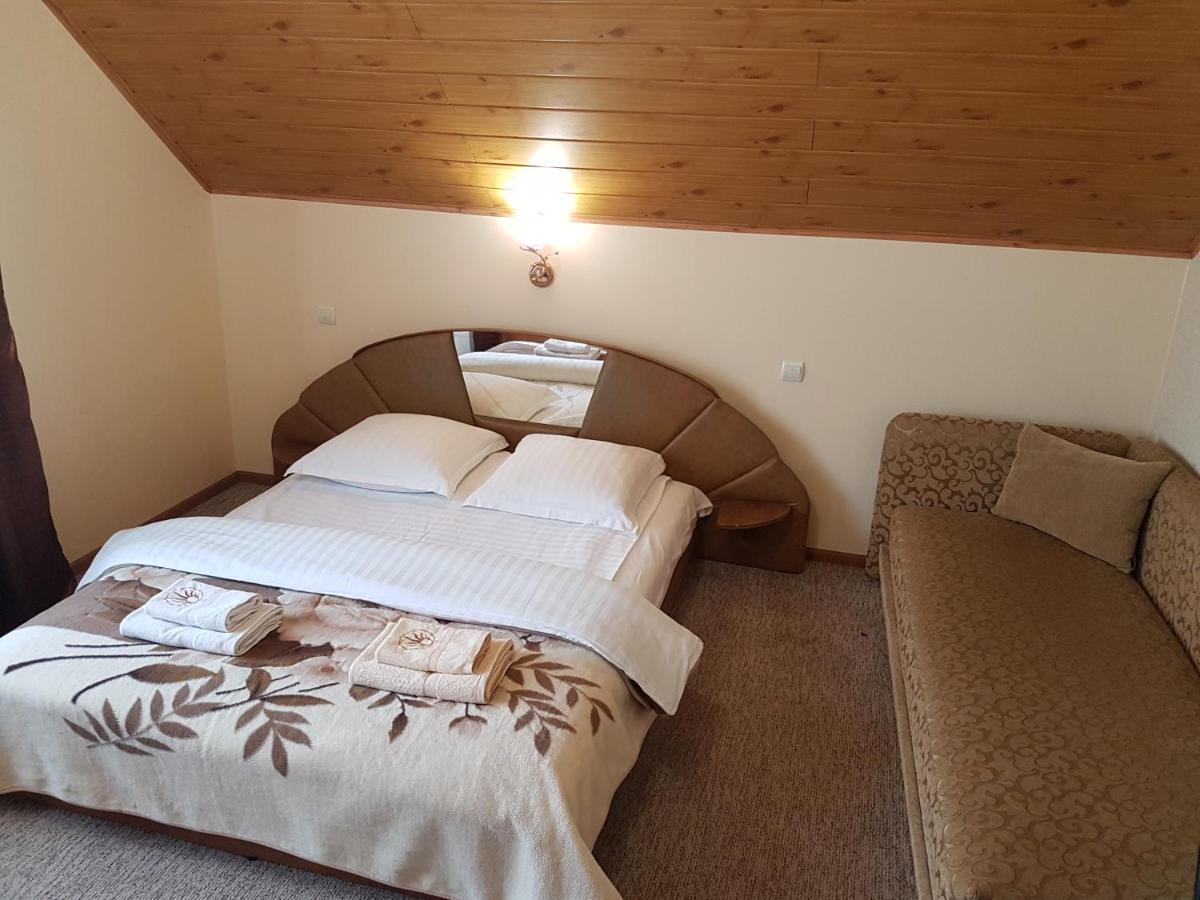 Hotel U Neli Solochyn Esterno foto
